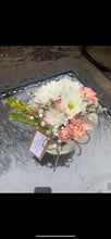 Load image into Gallery viewer, Small Bouquet