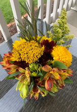 Load image into Gallery viewer, Medium Bouquet