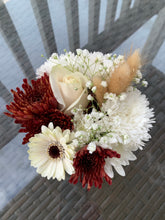 Load image into Gallery viewer, Small Bouquet