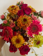 Load image into Gallery viewer, The Girlfriend Bouquet- 8/1
