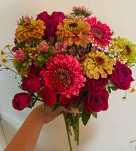 Load image into Gallery viewer, The Girlfriend Bouquet- 8/1
