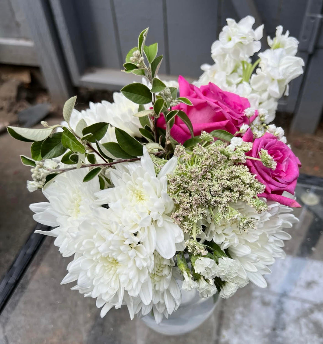 Mother's Day (5/11)- Medium Bouquet